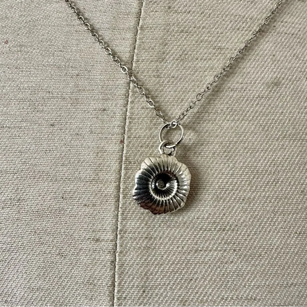 Silver tone rose pendant necklace